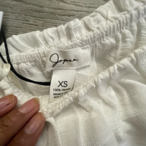 White Asymmetrical Ruffled Blouse - Picture 2 of 4